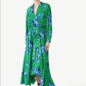 Green and Blue Floral Dress
Size S (4-6)
Worn Once